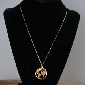 🌻4/$20🌻 Traveler World map globe necklace
